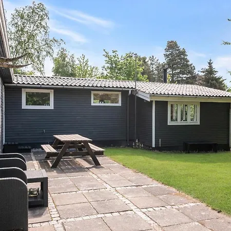 Two-bedroom In Jagerspris *