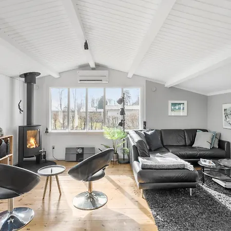 Two-bedroom In Jagerspris بيت للعطل Jægerspris
