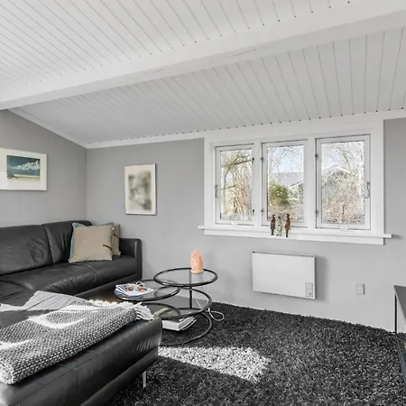Two-bedroom In Jagerspris * Jægerspris