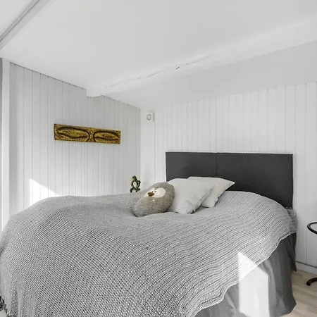 Two-bedroom In Jagerspris Jægerspris