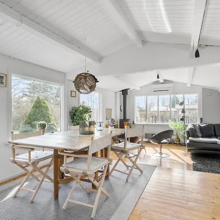 Holiday home In With Kitchen *